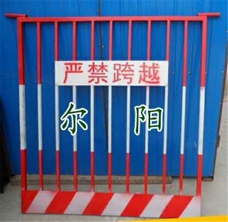 電梯洞口安全門圖片 電梯洞口安全門圖片